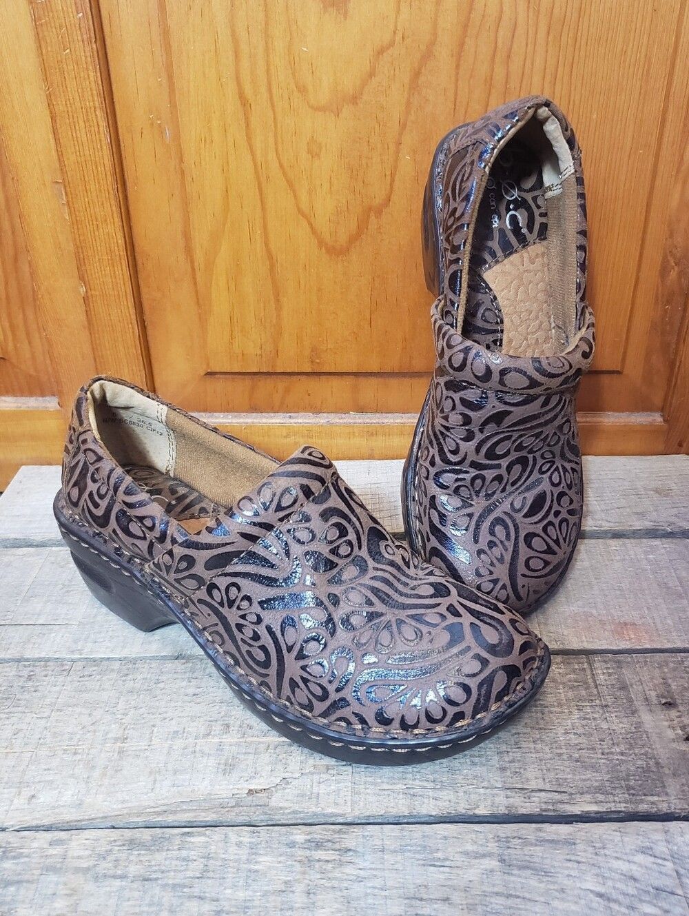 B.O.C. Born Concept Peggy Brown & Black Leather Slip-on Clogs 6